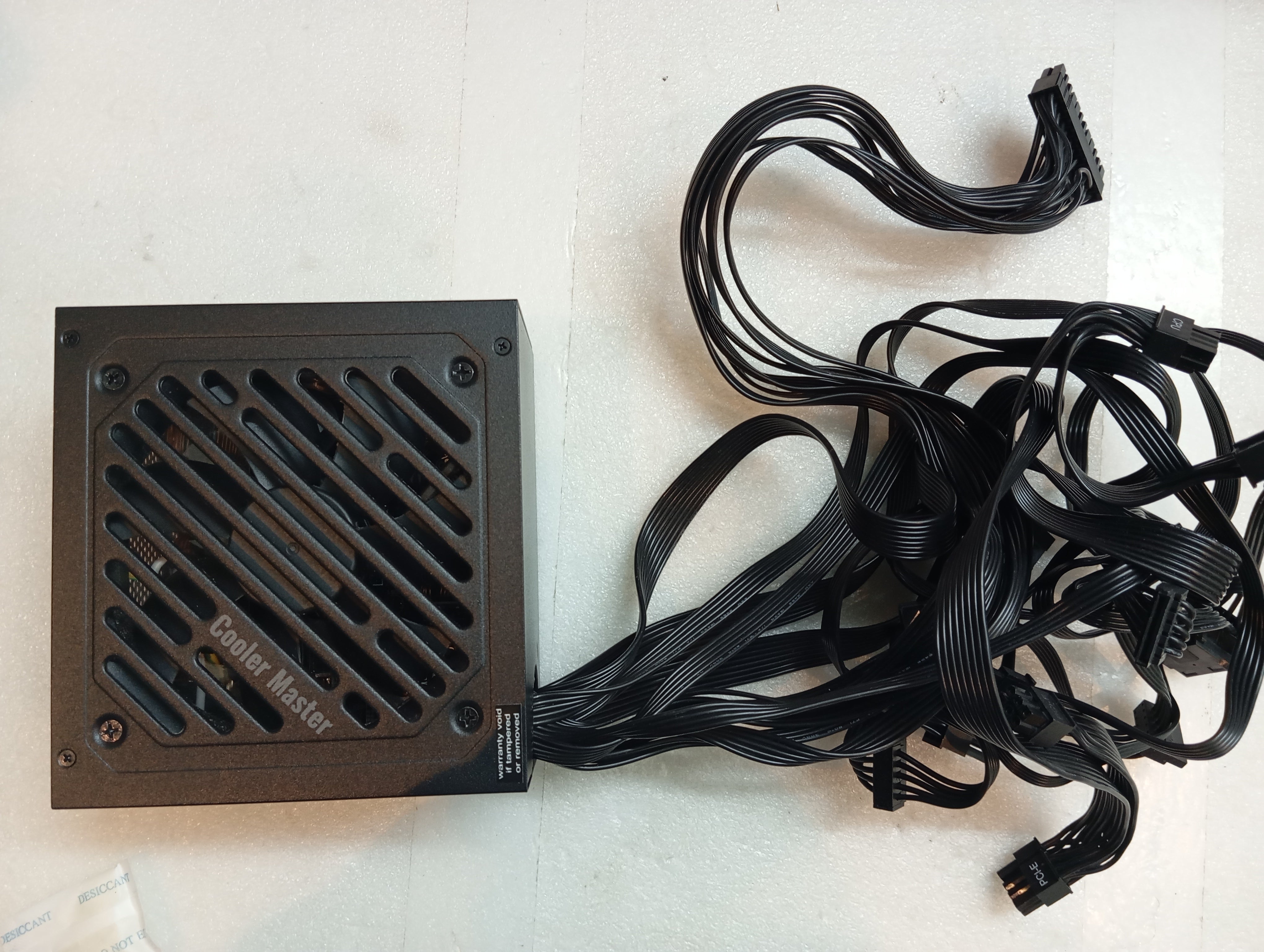 Refurbished Cooler Master Gold Series G600 600 watt Refurbished Cooler Master Gold Series G600 600 watt
